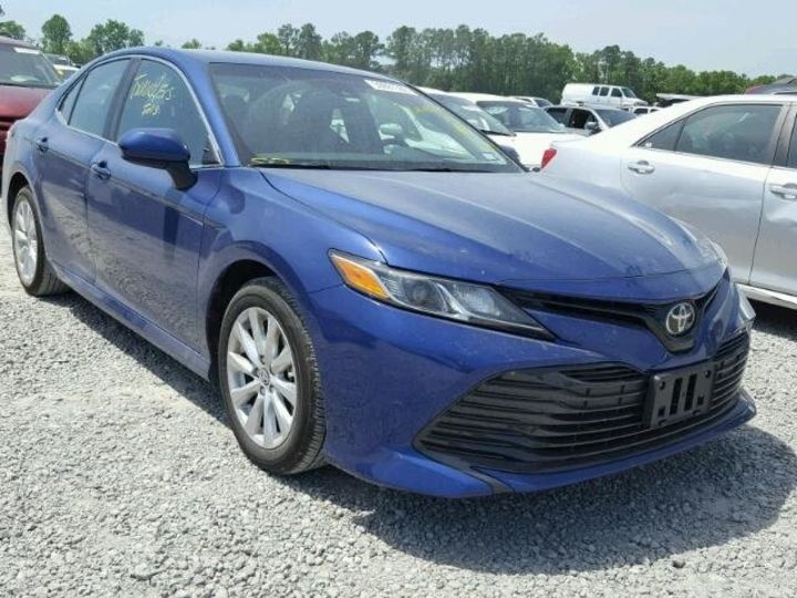 Продам Toyota Camry LE 2018 года в Киеве