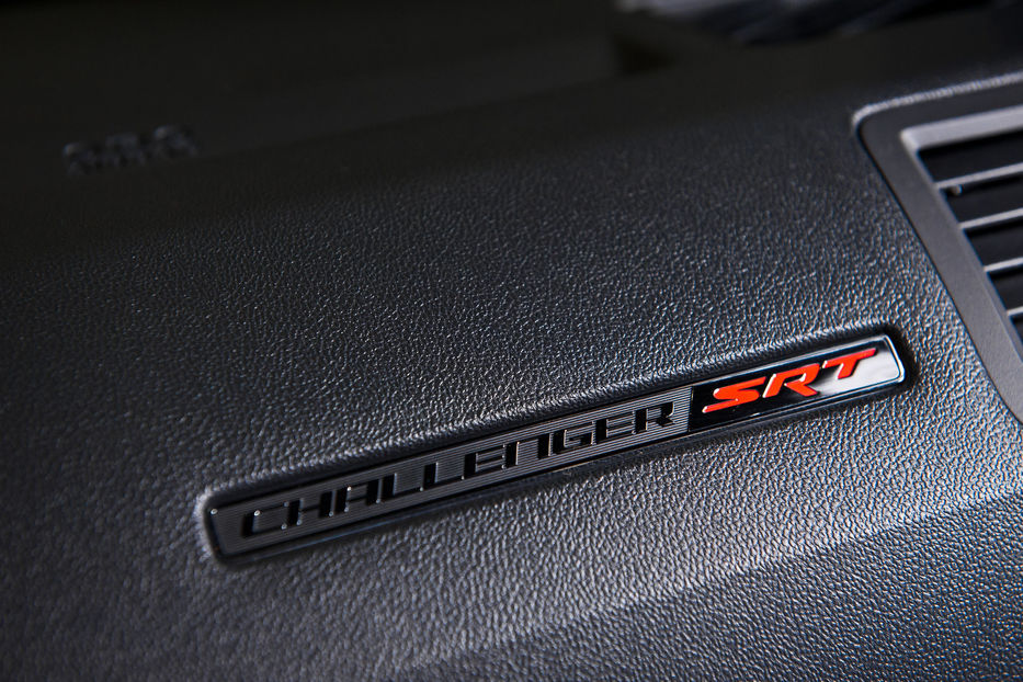 Продам Dodge Challenger  SRT 8 2015 года в Одессе