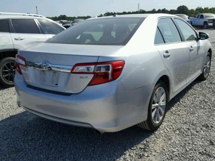 Продам Toyota Camry Base 2012 года в Киеве