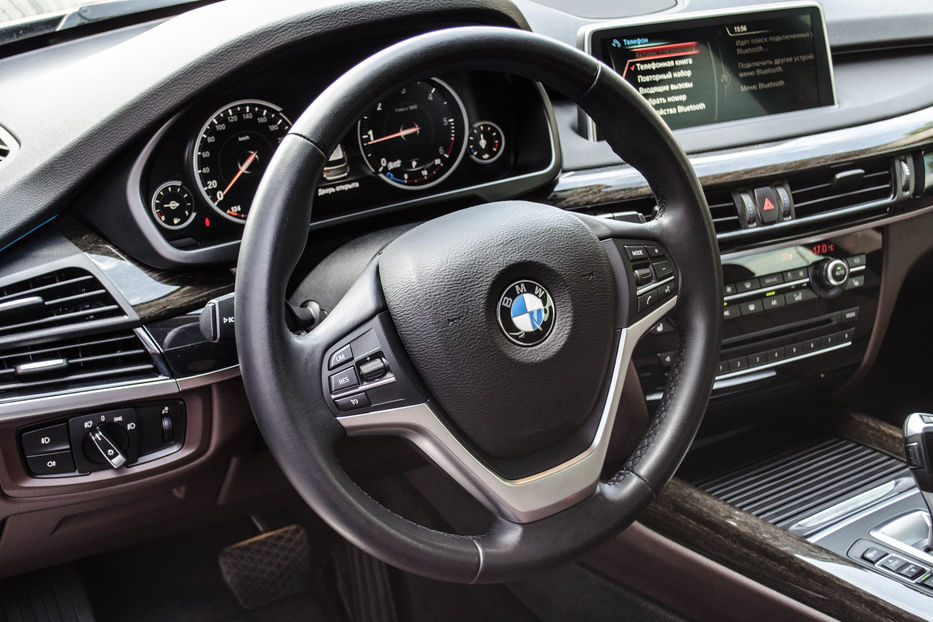 Продам BMW X5 2.5d Xdrive 2016 года в Киеве