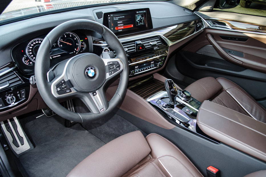 Продам BMW 520 Xdrive 2018 года в Киеве