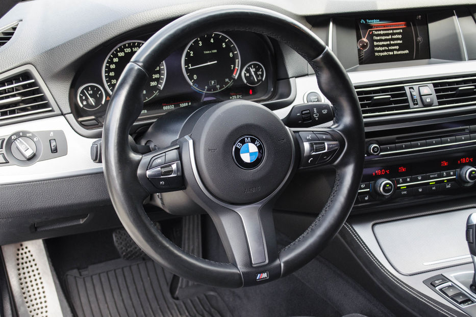 Продам BMW 520 M Package  2014 года в Киеве