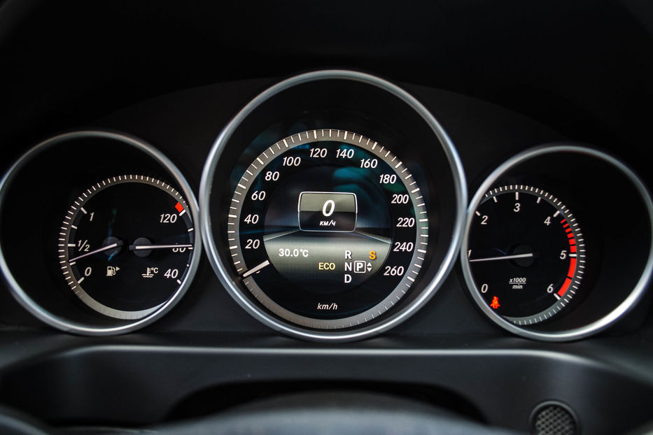 Продам Mercedes-Benz E-Class 250 CDI 2014 года в Киеве