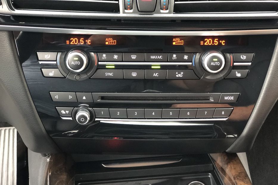 Продам BMW X5 M XDRIVE 25 D 2015 года в Киеве