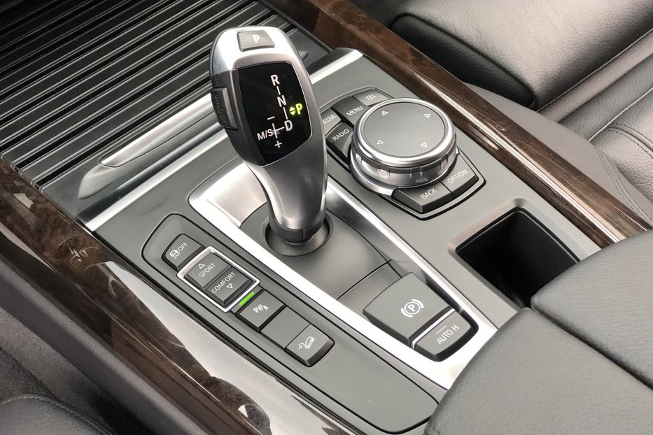 Продам BMW X5 M XDRIVE 25 D 2015 года в Киеве