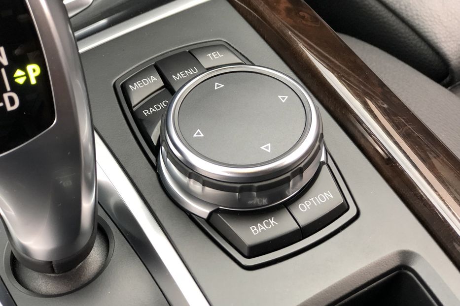 Продам BMW X5 M XDRIVE 25 D 2015 года в Киеве