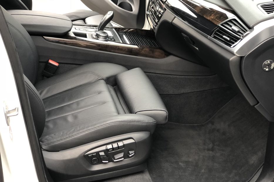 Продам BMW X5 M XDRIVE 25 D 2015 года в Киеве