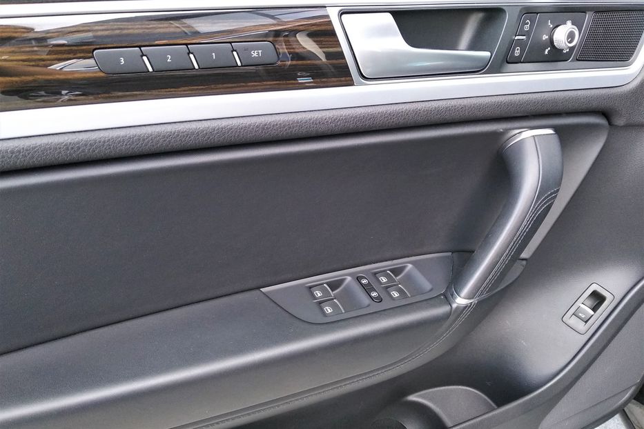 Продам Volkswagen Touareg 2017 года в Одессе