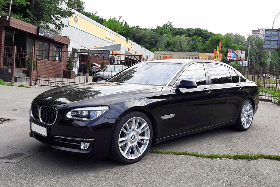 Продам BMW 750 Long INDIVIDUAL 2013 года в Киеве