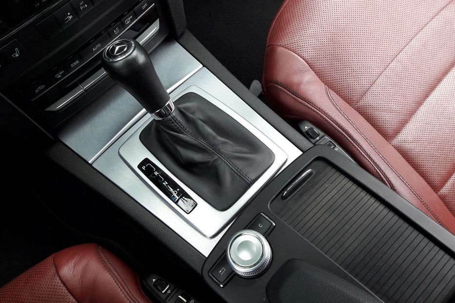Продам Mercedes-Benz E-Class 350 AMG 2009 года в Киеве