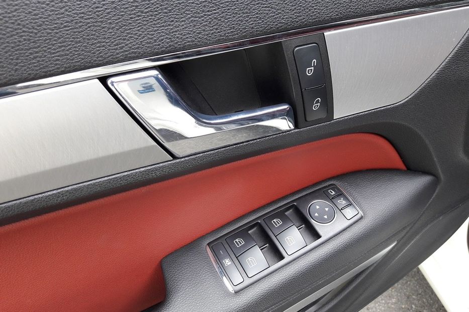 Продам Mercedes-Benz E-Class 350 AMG 2009 года в Киеве