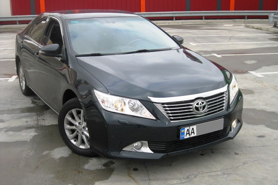 Продам Toyota Camry 2013 года в Киеве