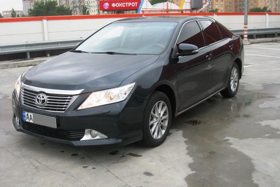Продам Toyota Camry 2013 года в Киеве