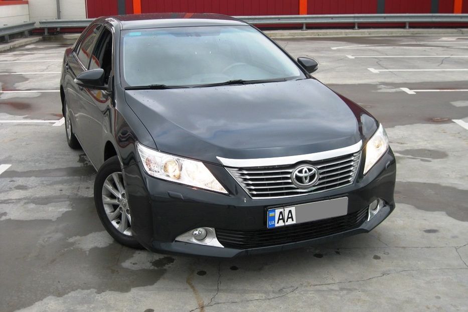 Продам Toyota Camry 2013 года в Киеве