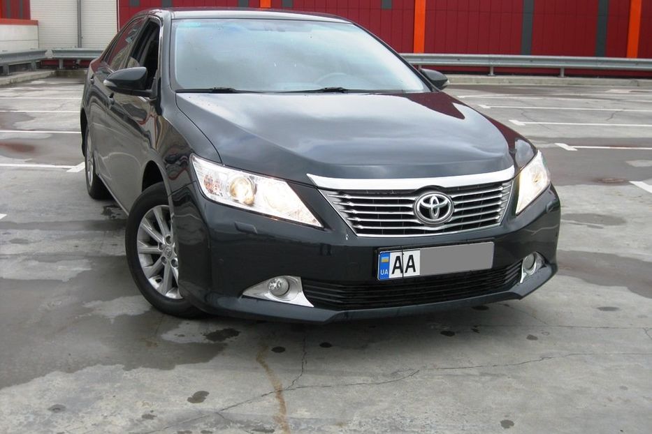 Продам Toyota Camry 2013 года в Киеве