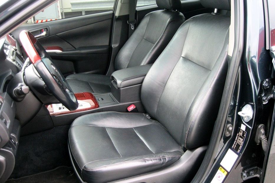 Продам Toyota Camry 2013 года в Киеве