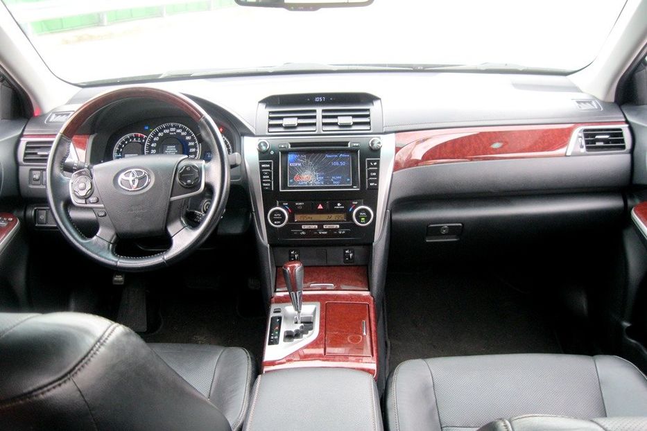 Продам Toyota Camry 2013 года в Киеве