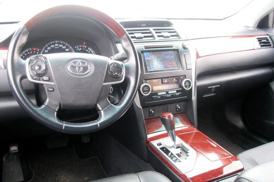 Продам Toyota Camry 2013 года в Киеве