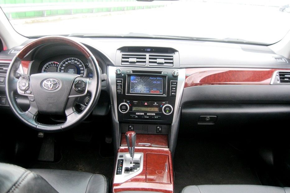 Продам Toyota Camry 2013 года в Киеве