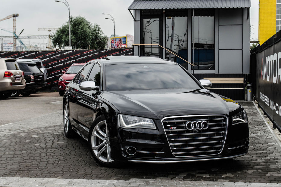 Продам Audi S8 4.0T QUATTRO 2013 года в Киеве