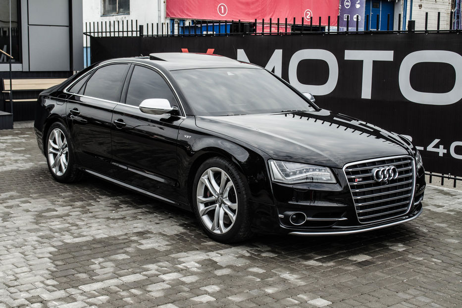 Продам Audi S8 4.0T QUATTRO 2013 года в Киеве