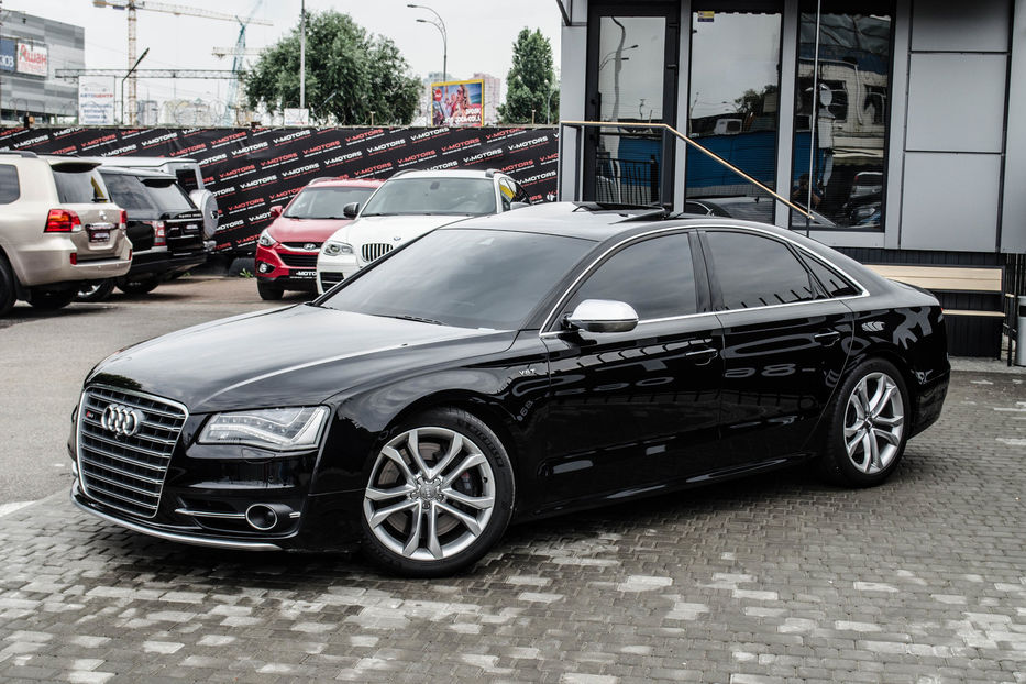 Продам Audi S8 4.0T QUATTRO 2013 года в Киеве