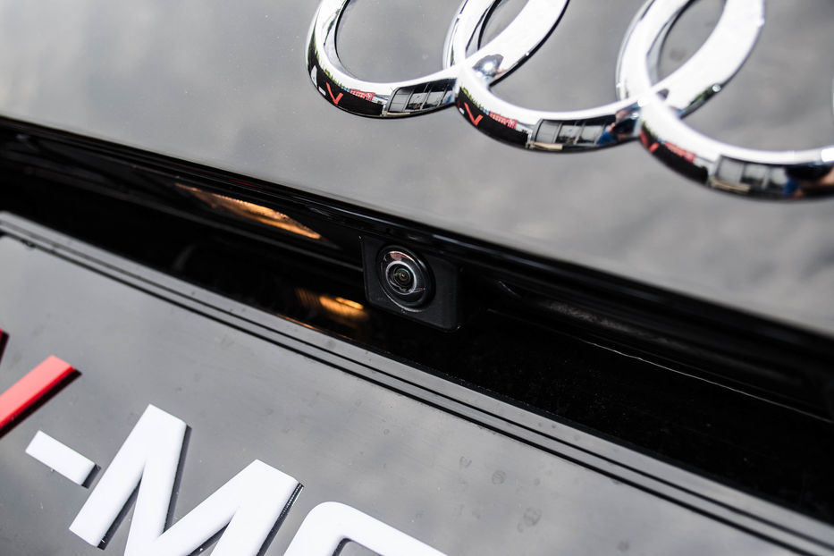 Продам Audi S8 4.0T QUATTRO 2013 года в Киеве