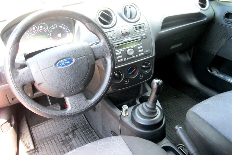 Продам Ford Fiesta 2006 года в Киеве