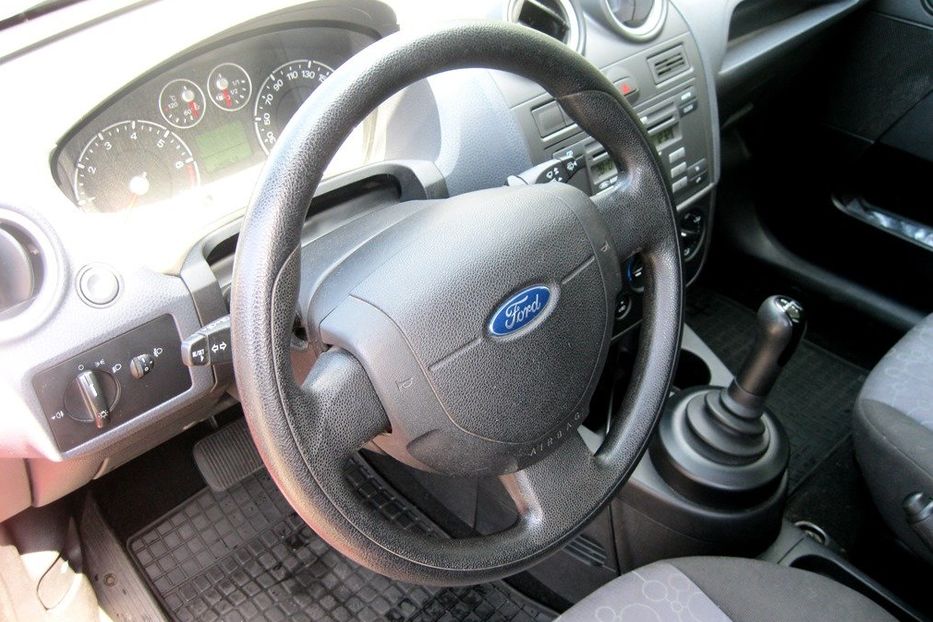 Продам Ford Fiesta 2006 года в Киеве