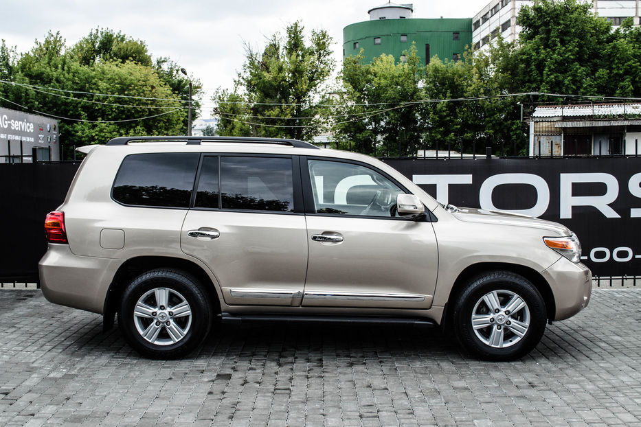 Продам Toyota Land Cruiser 200 PREMIUM 2013 года в Киеве