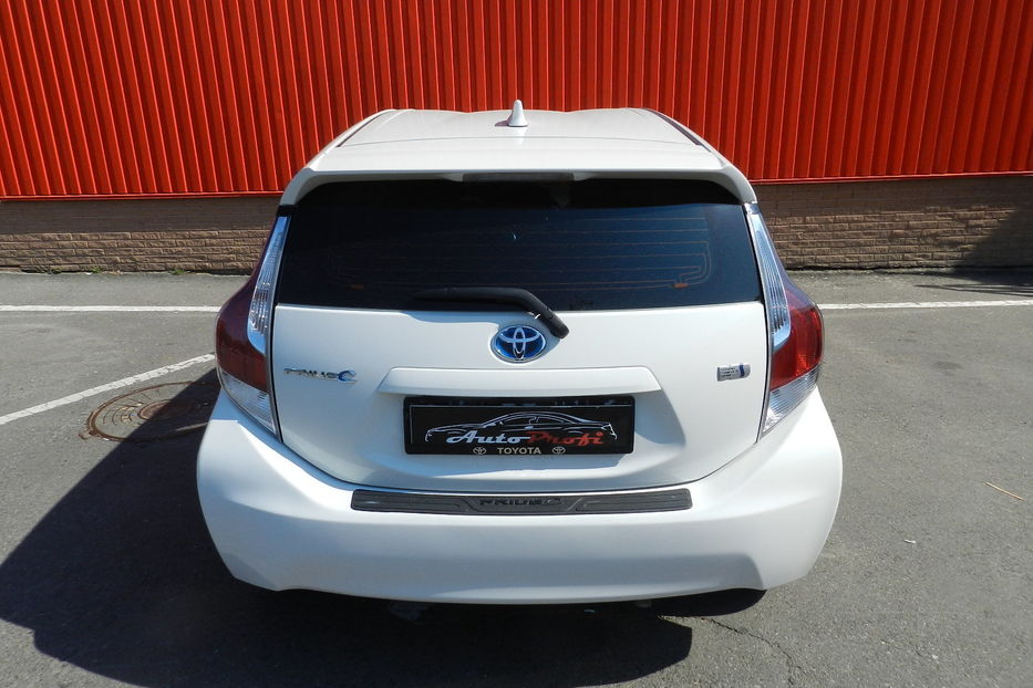 Продам Toyota Prius C 2015 года в Одессе