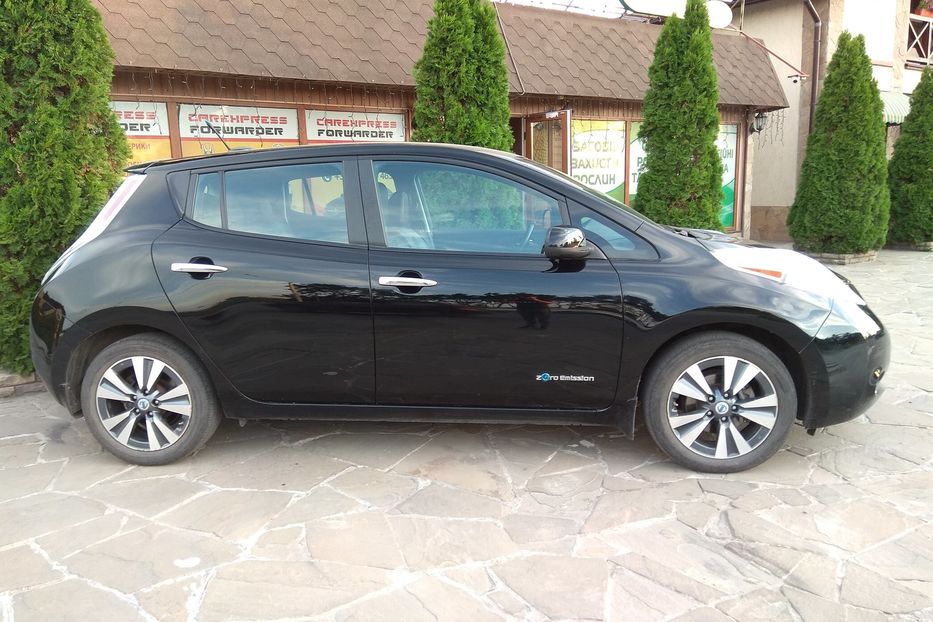 Продам Nissan Leaf SL 2013 года в Харькове