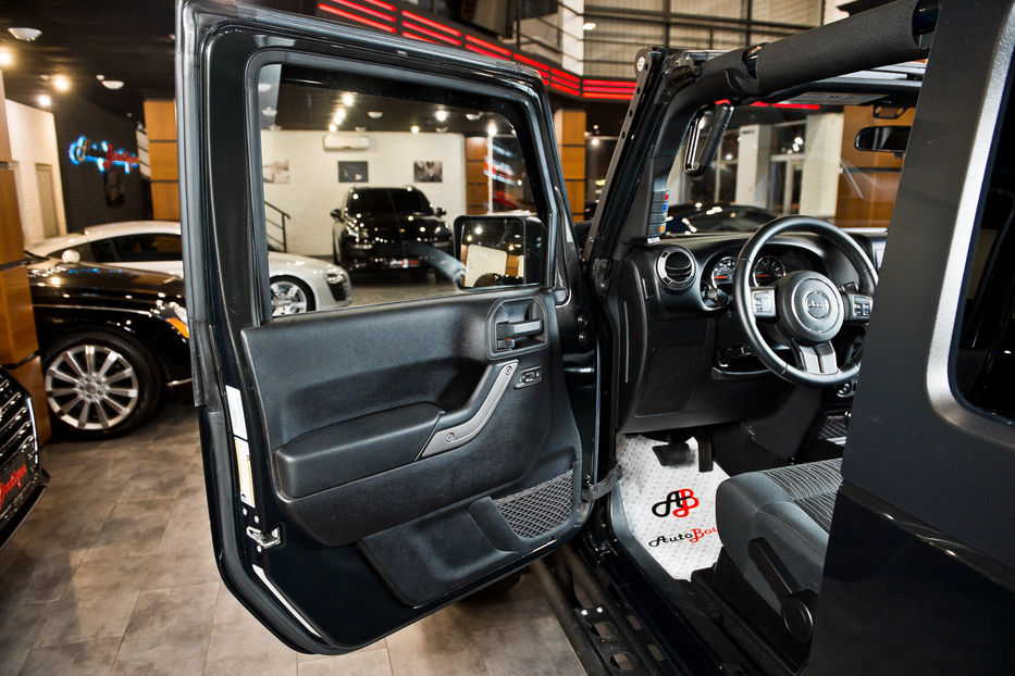 Продам Jeep Wrangler 2012 года в Одессе