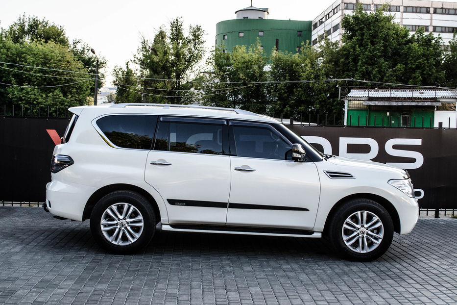 Продам Nissan Patrol 5.6L Premium 2012 года в Киеве