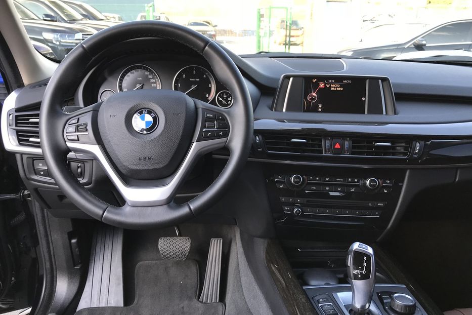 Продам BMW X5 2016 года в Киеве