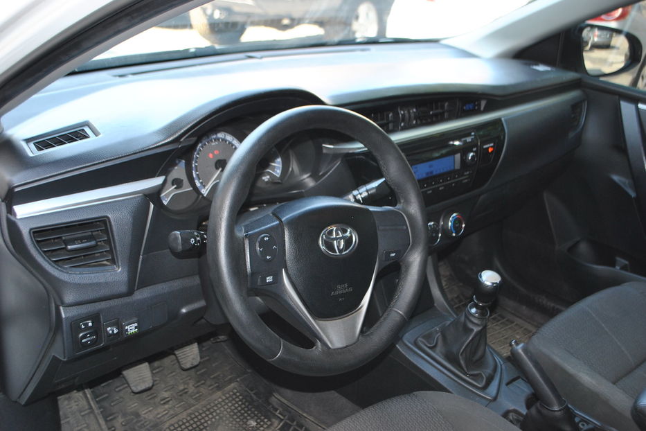 Продам Toyota Corolla 2013 года в Одессе