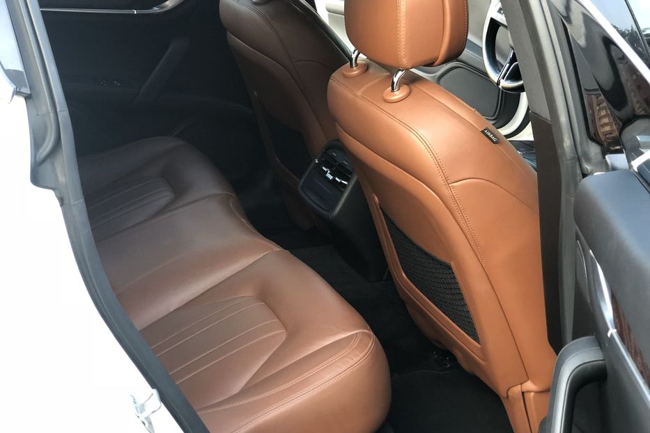 Продам Maserati Ghibli S Q4 409 л.с 2015 года в Киеве