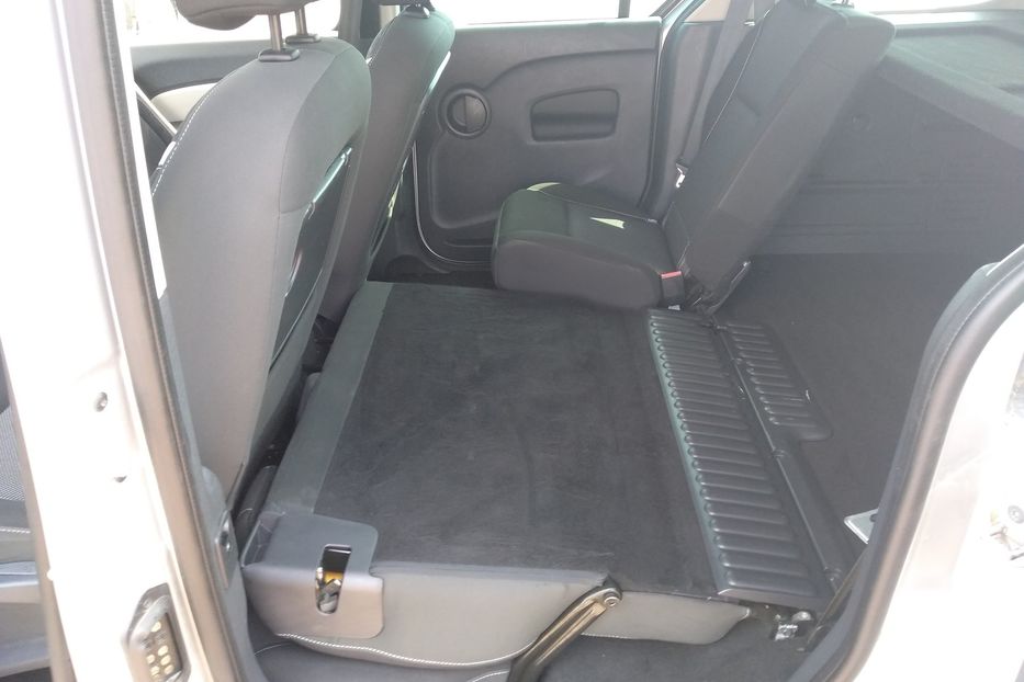 Продам Renault Kangoo пасс. 2016 года в Одессе