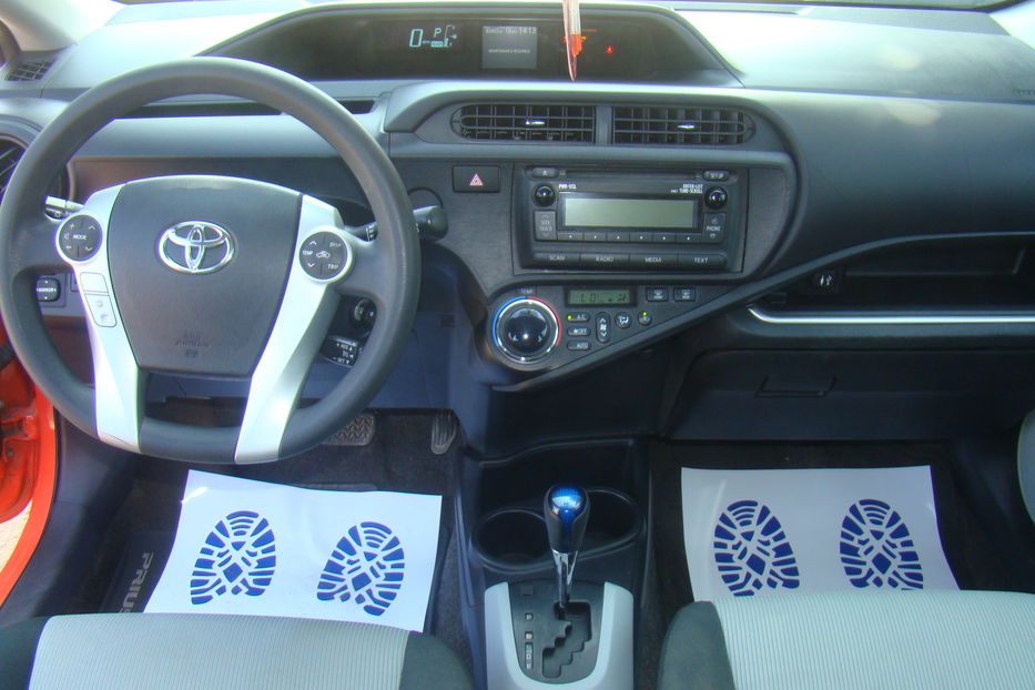 Продам Toyota Prius C 2015 года в Одессе