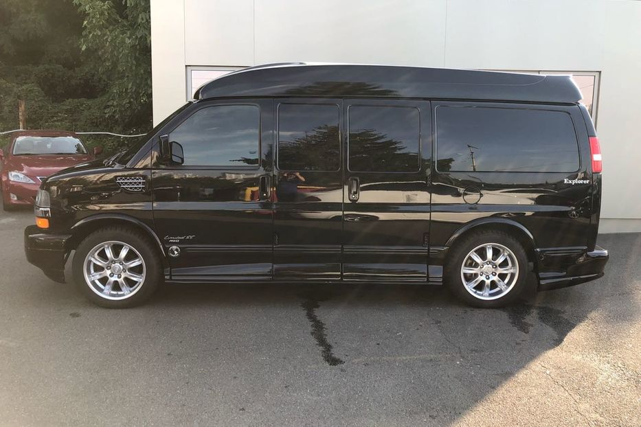 Продам Chevrolet Express пасс. Exclusive Edition 2010 года в Киеве