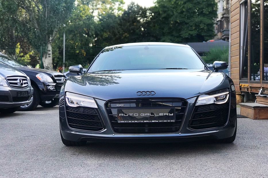 Продам Audi R8 5.2 V10 2013 года в Киеве