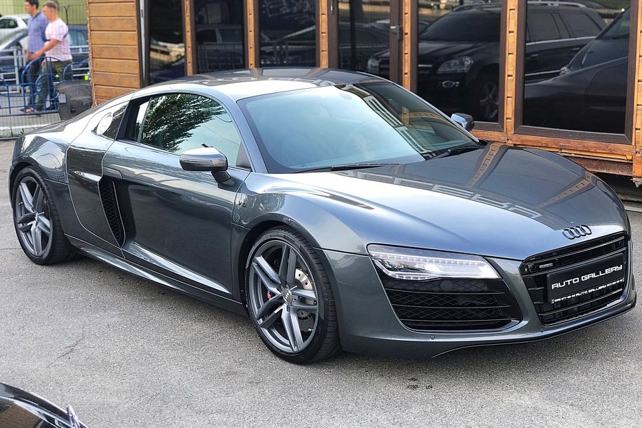 Продам Audi R8 5.2 V10 2013 года в Киеве