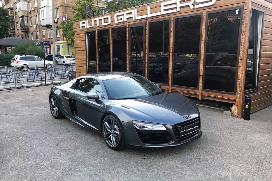 Продам Audi R8 5.2 V10 2013 года в Киеве