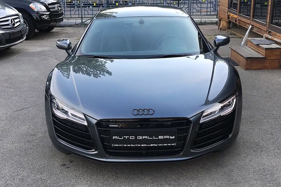 Продам Audi R8 5.2 V10 2013 года в Киеве