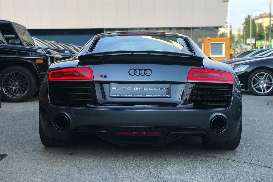 Продам Audi R8 5.2 V10 2013 года в Киеве