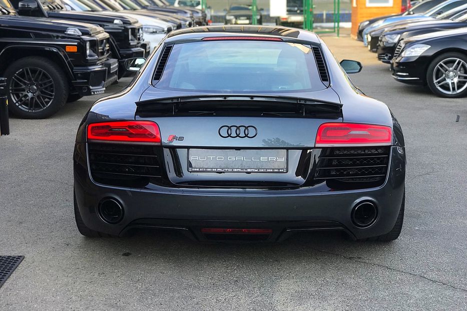 Продам Audi R8 5.2 V10 2013 года в Киеве