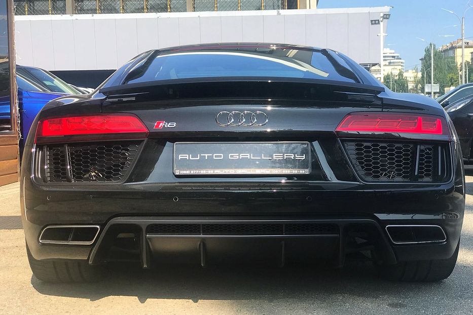 Продам Audi R8 5.2 V10 2017 года в Киеве