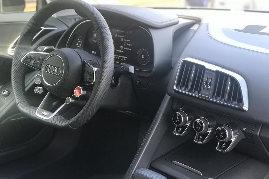 Продам Audi R8 5.2 V10 2017 года в Киеве