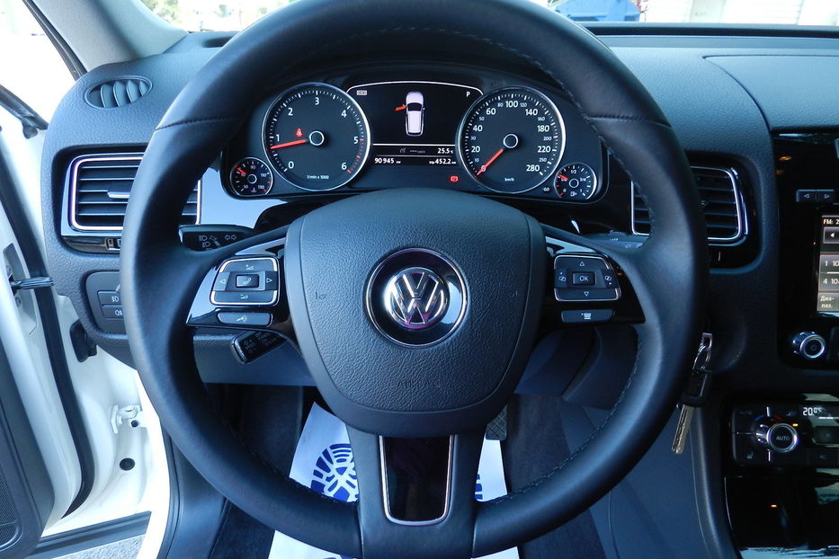 Продам Volkswagen Touareg 2012 года в Одессе