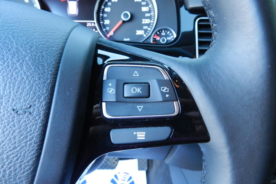 Продам Volkswagen Touareg 2012 года в Одессе